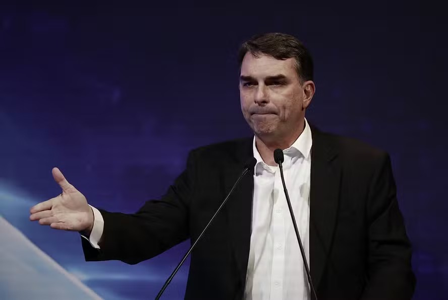 Pol�tica desautoriza especialistas apressados