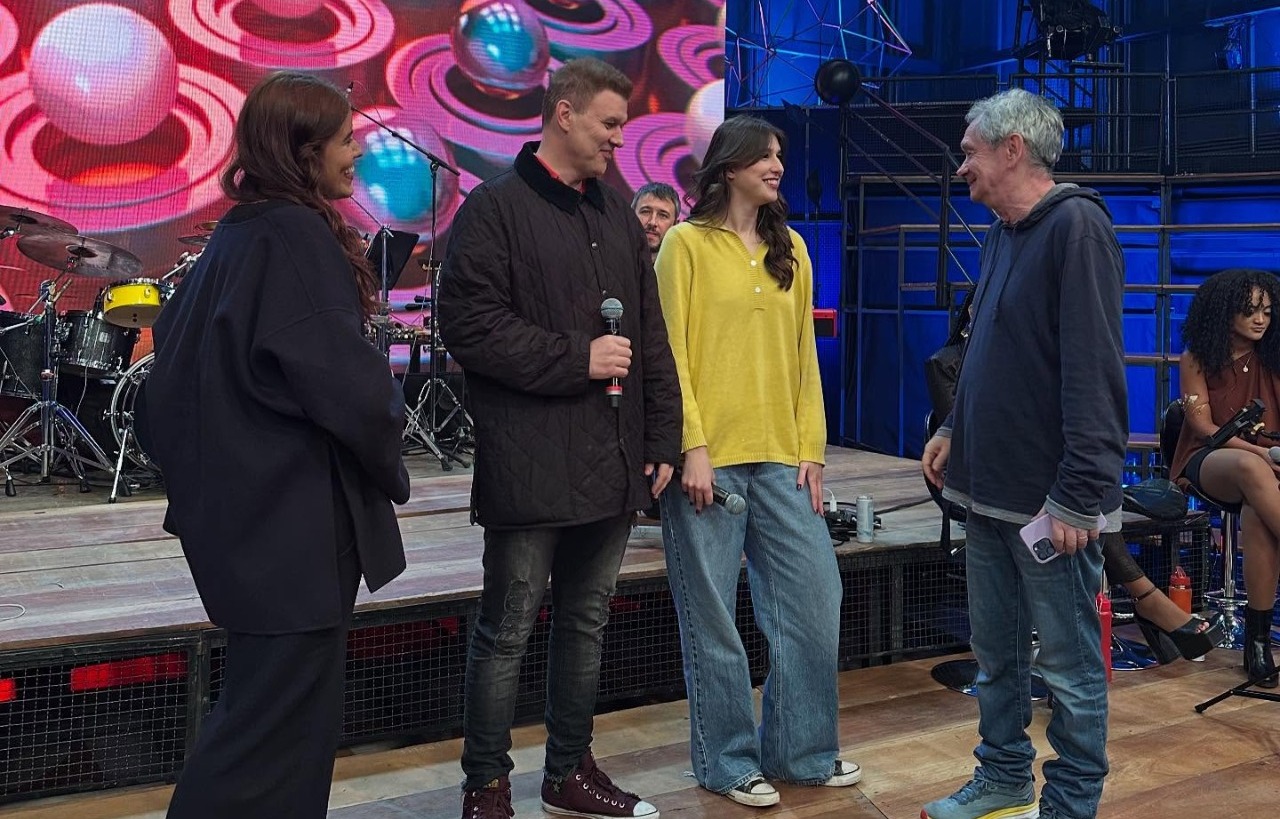 Jo�o Suplicy e as filhas Maria Luiza e Laura participam de homenagem no programa Altas Horas