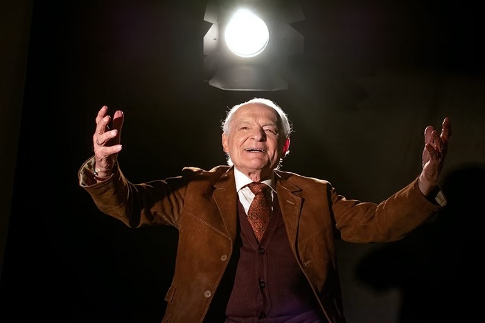 Othon Bastos encena em S�o Paulo mon�logo ''N�o me entrego, n�o!'', Pr�mio Shell de Teatro