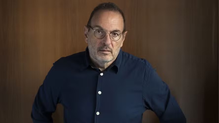 Fundador da Companhia das Letras, Luiz Schwarcz diz que 'o carisma do livro f�sico n�o vai acabar de jeito nenhum'