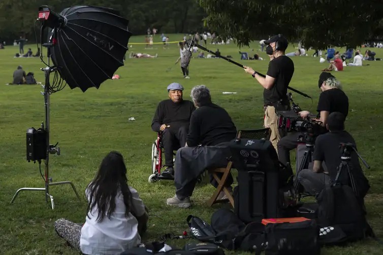 Milton Nascimento se emociona com filme sobre sua vida em pr�-estreia
