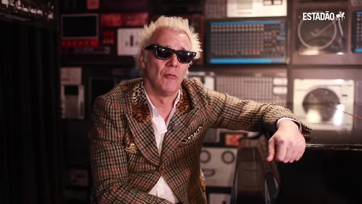 Supla fala sobre chegada � 3� idade, pais pol�ticos e o que significa ser punk hoje